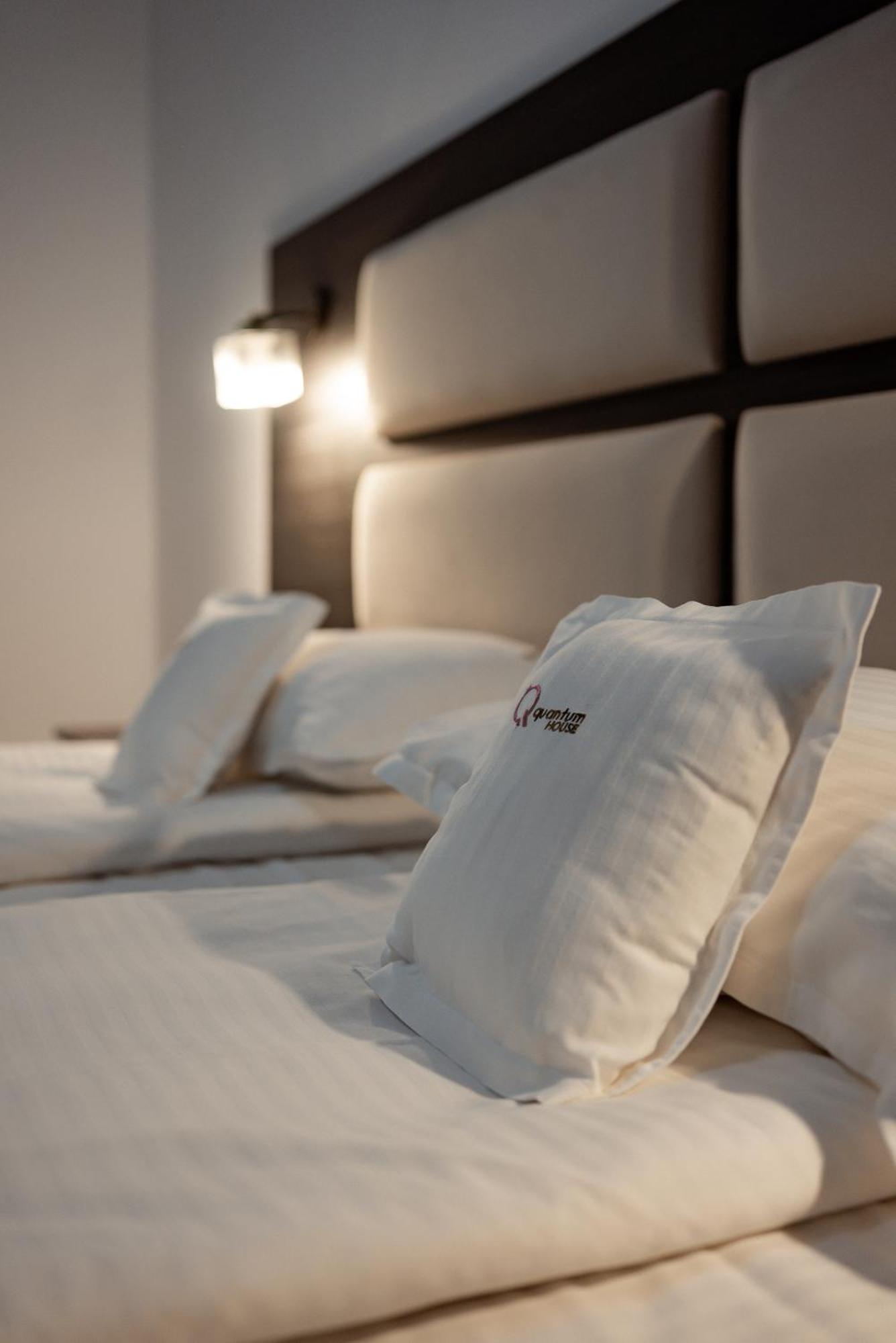 Quantum House Hotell Vatra Dornei Eksteriør bilde